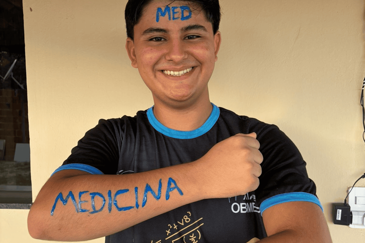 Estudantes da Rede Estadual se destacam no Sisu 2025 com aprovações em Medicina