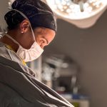 Toxina Botulínica ou Ácido Hialurônico? Entenda as Diferenças